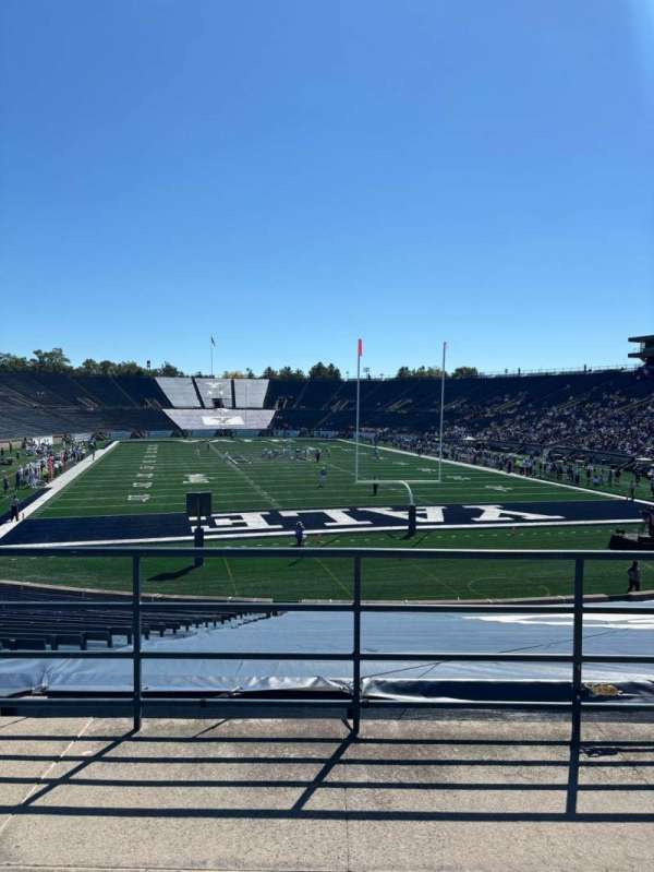 Yale Bowl, section: 24, row: 1