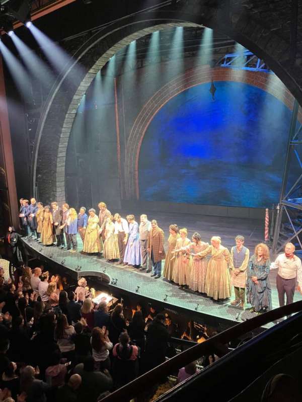 Lunt-Fontanne Theatre, section: RBOXA, row: A, seat: 2