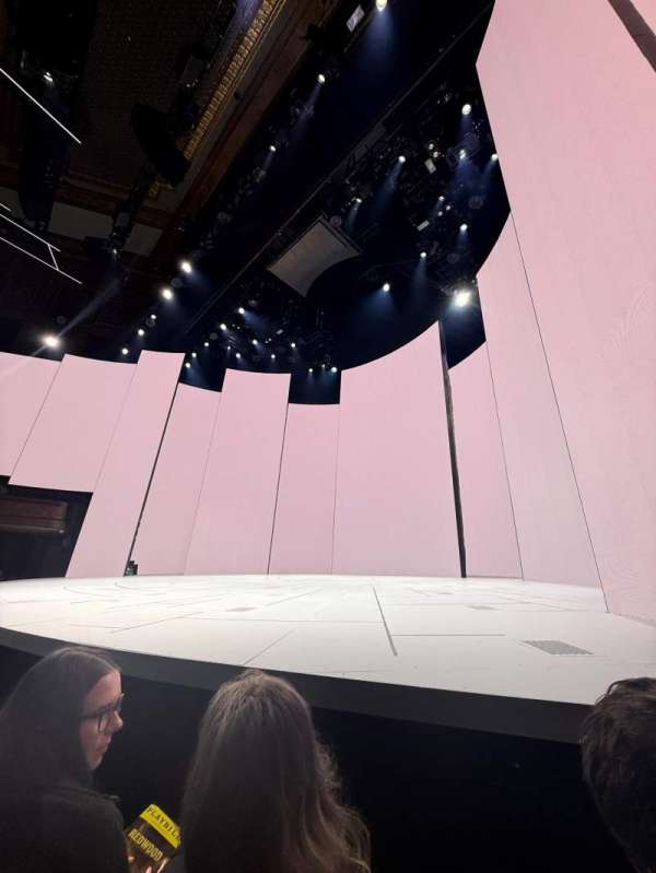Nederlander Theatre, section: Orchestra R, row: B, seat: 6