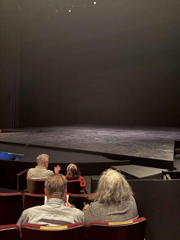 Vivian Beaumont Theater, section: Orchestra RC, row: F, seat: 404