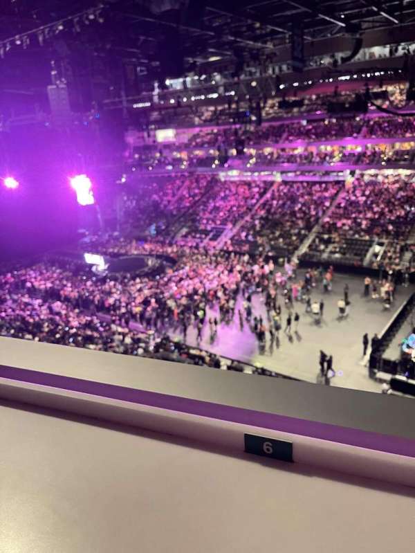 Climate Pledge Arena, section: 125, row: C, seat: 6