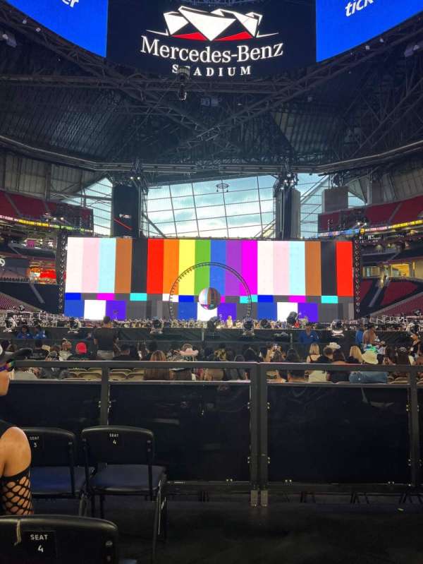 Mercedes-Benz Stadium, section: VIPFLR, row: D, seat: 4