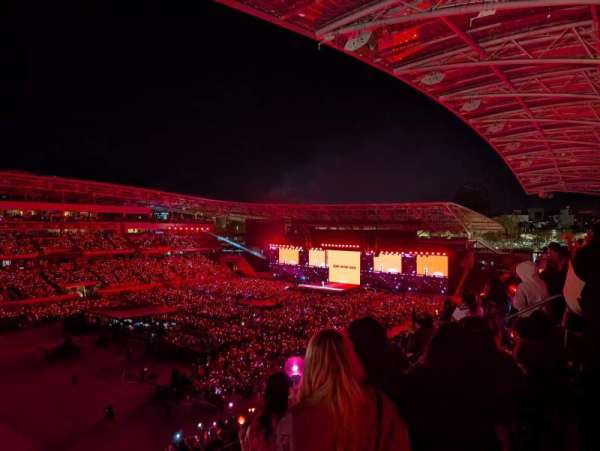 BMO Stadium, section: 217, row: R, seat: 11