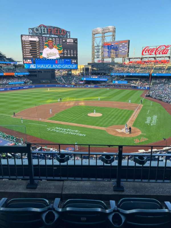 Citi Field, section: 322, row: 2, seat: 11