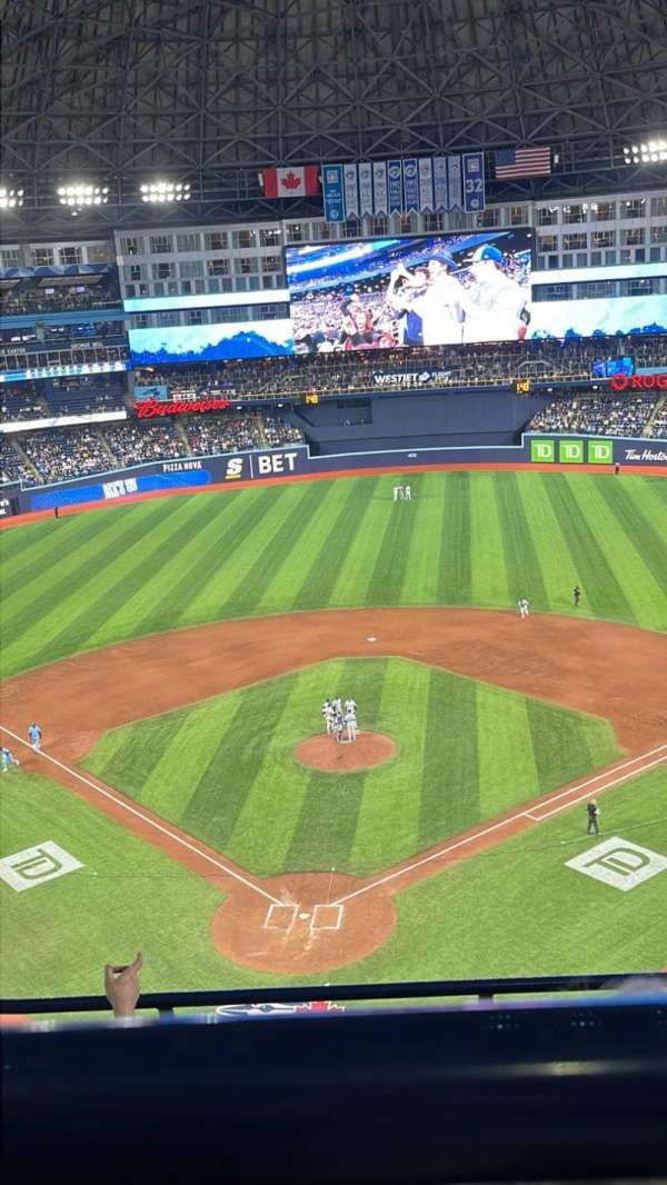 Rogers Centre, section: 523, row: 4, seat: 16