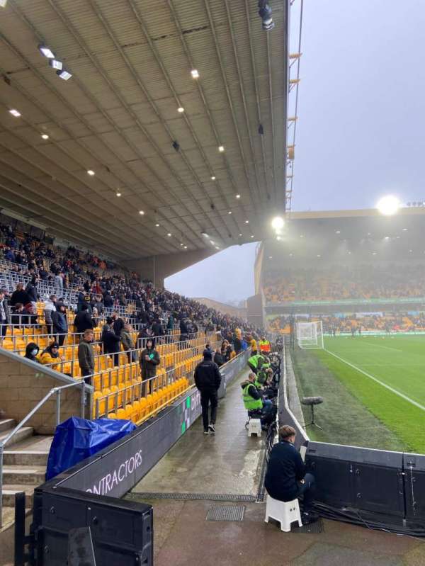 Molineux Stadium, section: JL10, row: B, seat: 275
