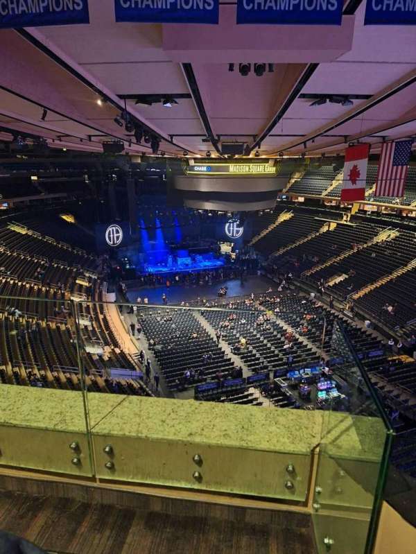 Madison Square Garden, section: 302, row: 2, seat: 16