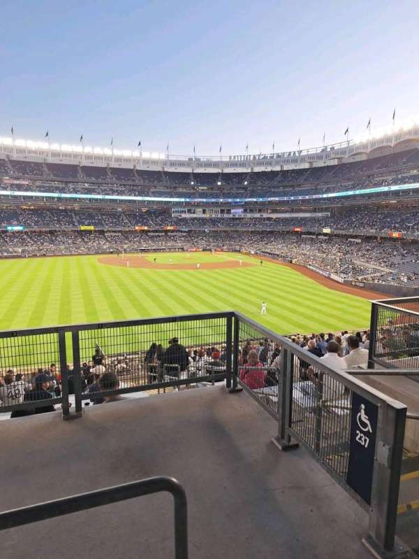 Yankee Stadium, section: 237, row: 21W