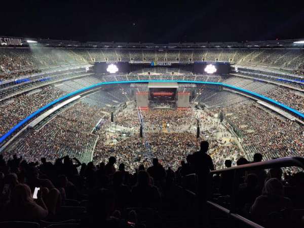 MetLife Stadium, section: 326, row: 26, seat: 23
