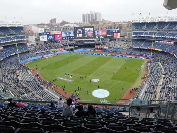 Yankee Stadium, section: 420C, row: 12, seat: 6