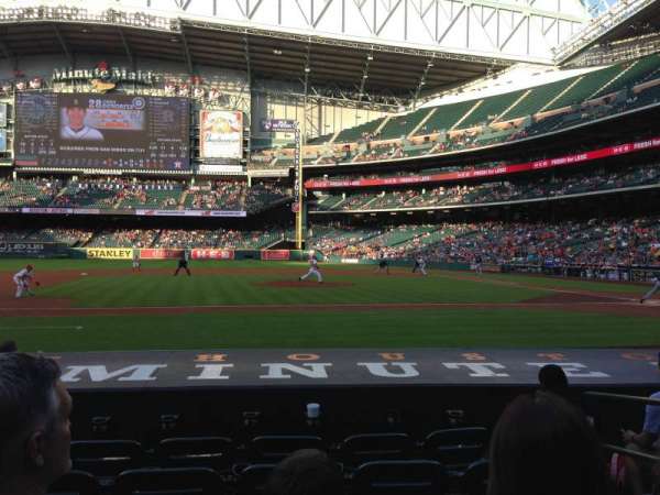 Daikin Park, section: 113, row: 10, seat: 14