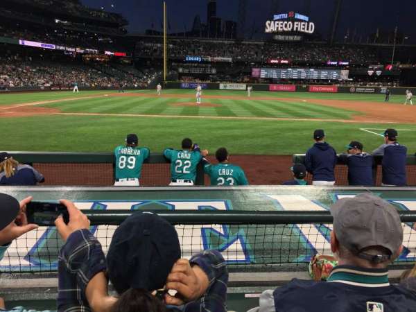 T-Mobile Park, section: 123, row: 7, seat: 9