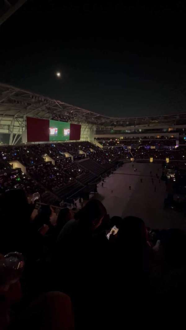 BMO Stadium, section: 215, row: L, seat: 18