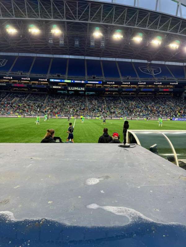 Lumen Field, section: 135, row: B, seat: 9