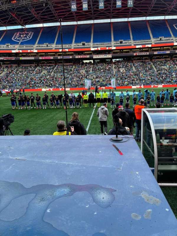 Lumen Field, section: 135, row: B, seat: 10