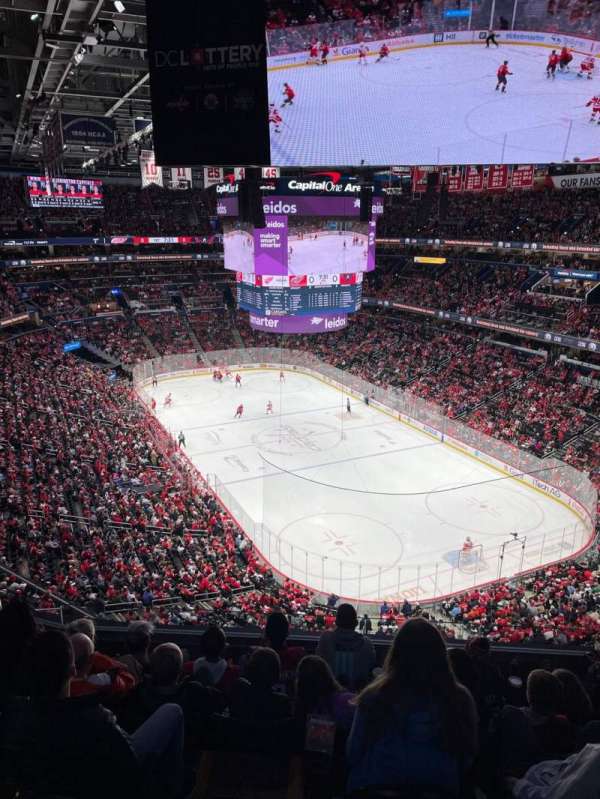 Capital One Arena, section: 406, row: F, seat: 8