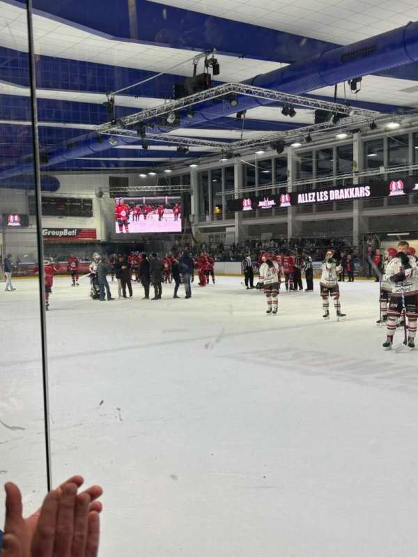 Patinoire Caen la mer, section: Pourtour