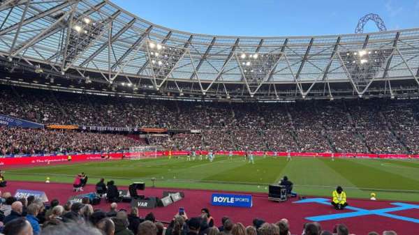 London Stadium, section: 106, row: 9, seat: 346