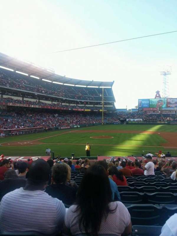 Angel Stadium, section: 124, row: V, seat: 10