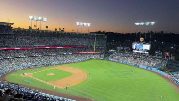 Dodger Stadium, section: 34rs, row: Hh, seat: 16