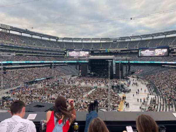 MetLife Stadium, section: 223, row: 3, seat: 6