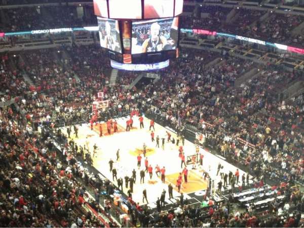 United Center, section: 330, row: 17, seat: 3