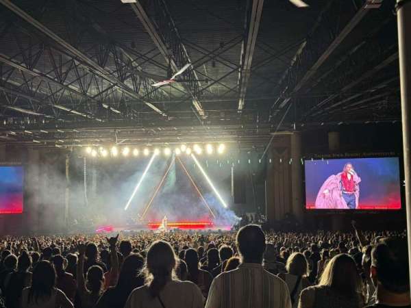 Talking Stick Resort Amphitheatre, section: 203, row: XX, seat: 1