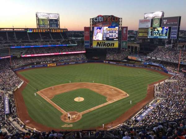 Citi Field, section: 513, row: 17, seat: 21