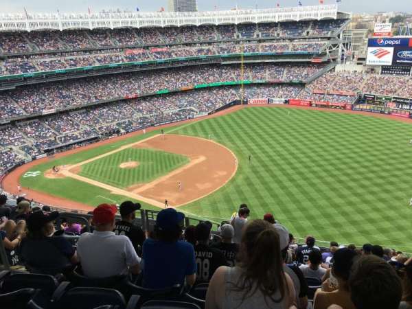 Yankee Stadium, section: 411, row: 13, seat: 18