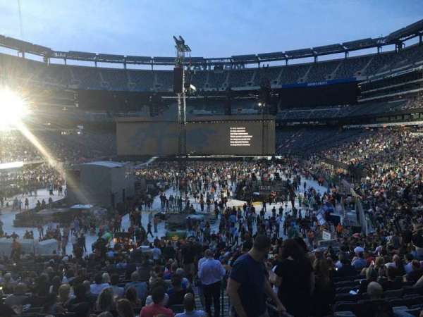 MetLife Stadium, section: 124, row: 31, seat: 2