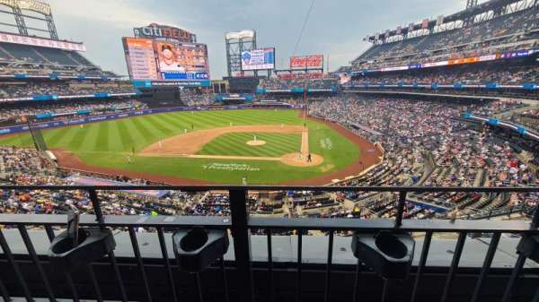Citi Field, section: 323, row: 1, seat: 10