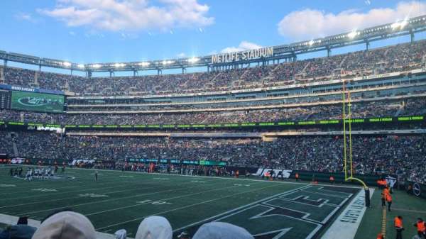 MetLife Stadium, section: 133, row: 11, seat: 4