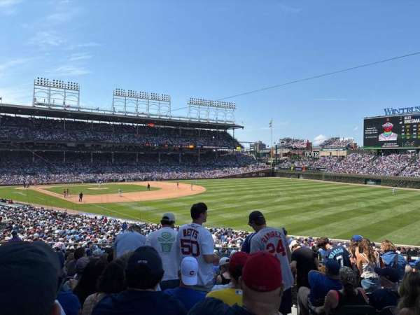 Wrigley Field, section: 231, row: 21, seat: 12