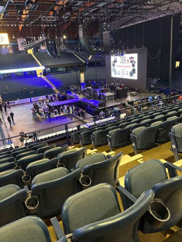 Allstate Arena, section: 211, row: H, seat: 3