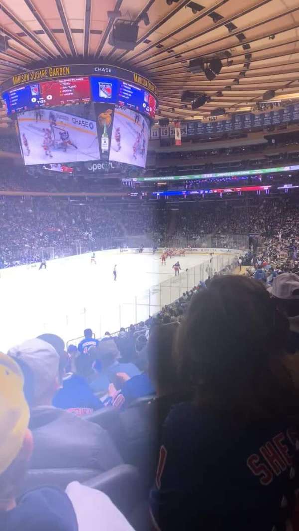 Madison Square Garden, section: 114, row: 17, seat: 11