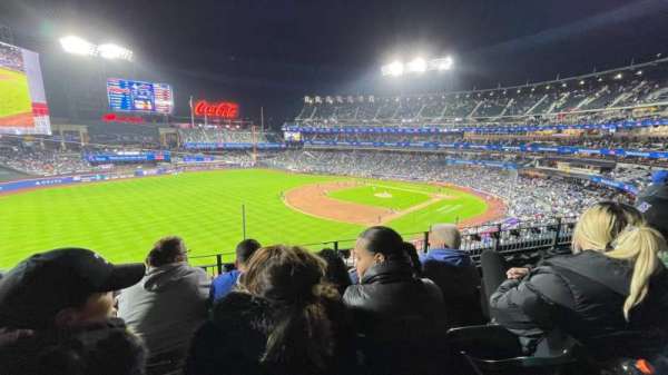 Citi Field, section: 331, row: 4, seat: 14