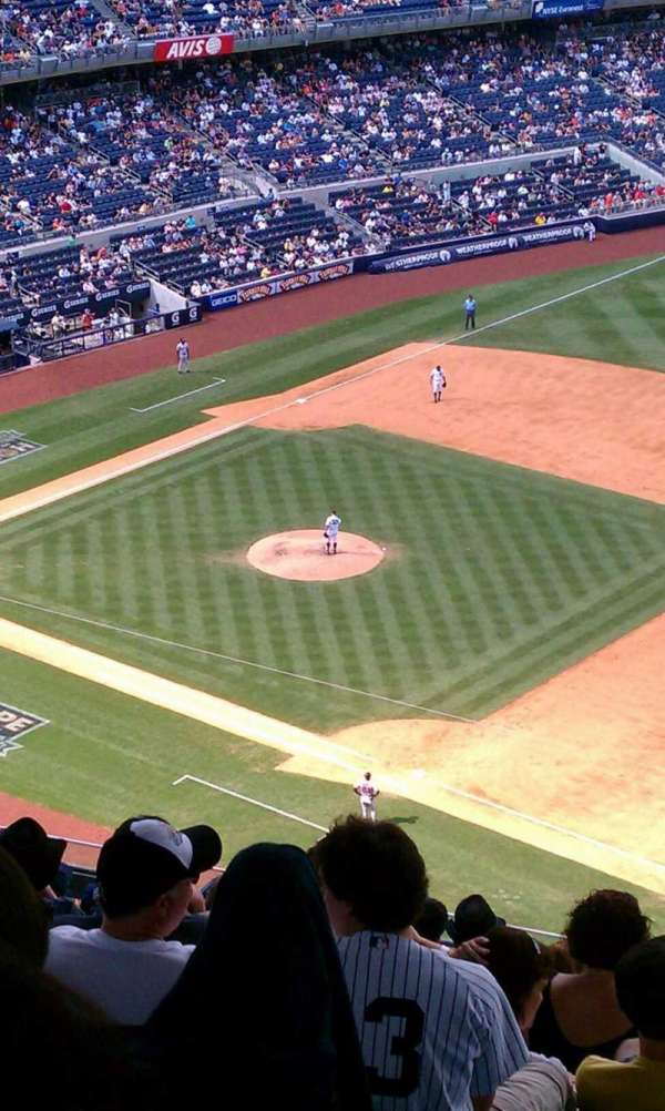 Yankee Stadium, section: 413, row: 14, seat: 6