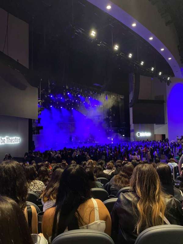 YouTube Theater, section: 101, row: P, seat: 17