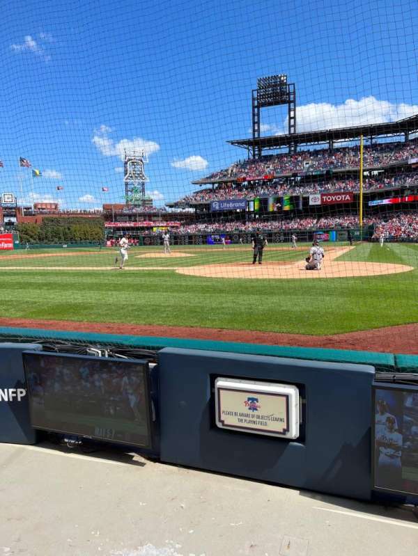 Citizens Bank Park, section: Diamond Club B, row: 2, seat: 1