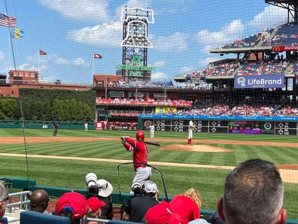 Citizens Bank Park, section: Diamond Club B, row: 7, seat: 6