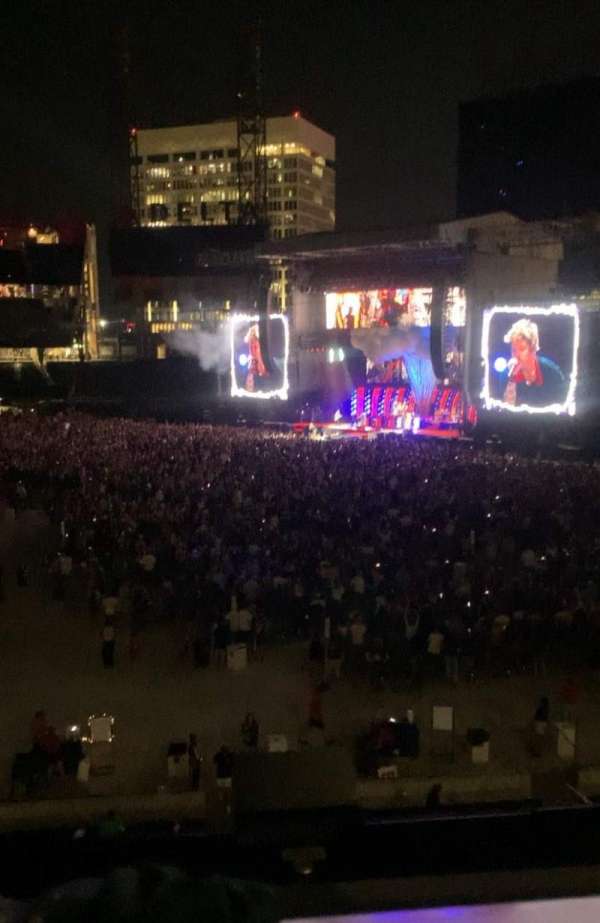 Truist Park, section: 216, row: 1, seat: 4