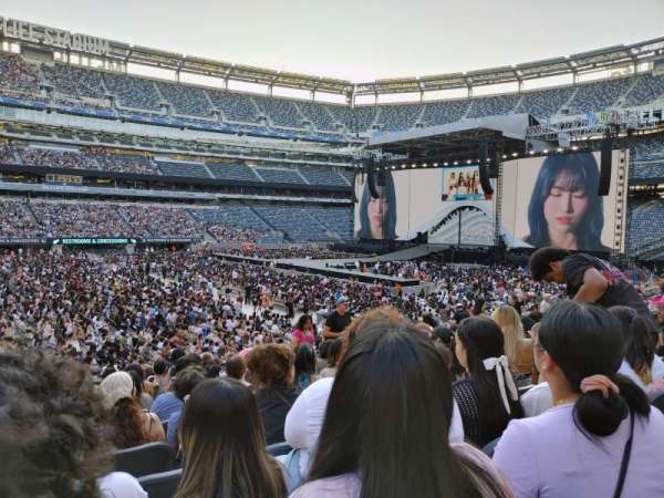 MetLife Stadium, section: 115c, row: 15, seat: 9