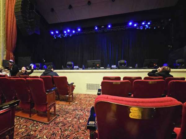 The Town Hall, section: Orchestra R, row: D, seat: 100