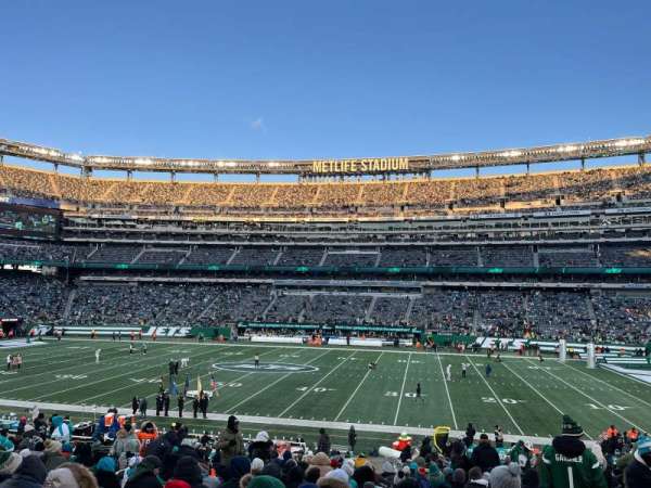 MetLife Stadium, section: 137, row: 30, seat: 8