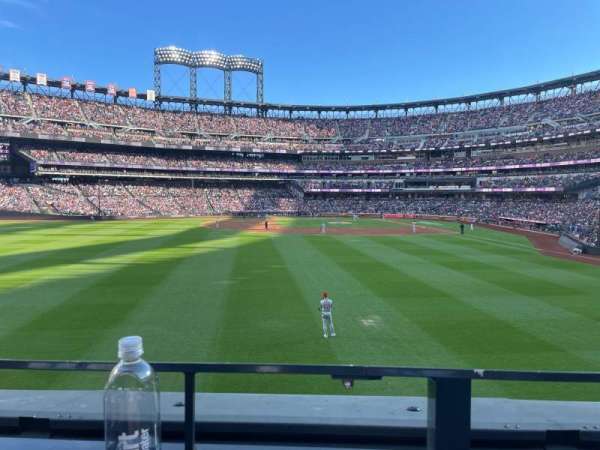 Citi Field, section: 135, row: 1, seat: 22