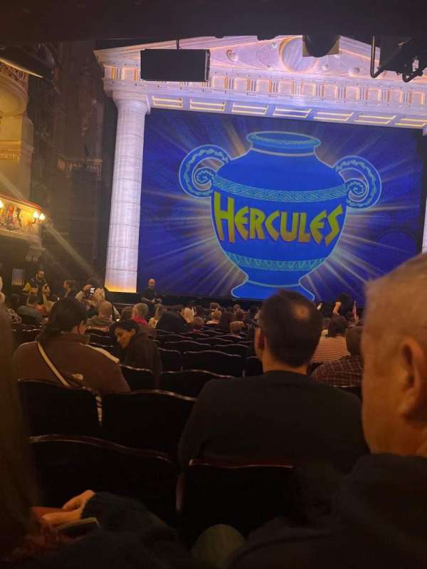Theatre Royal Drury Lane, section: Stalls, row: Q, seat: 32