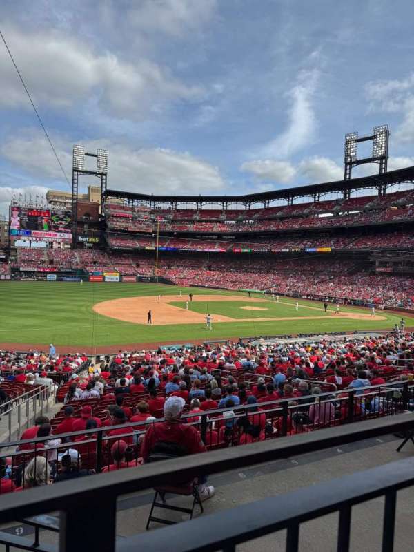 Busch Stadium, section: 160, row: 20, seat: 18