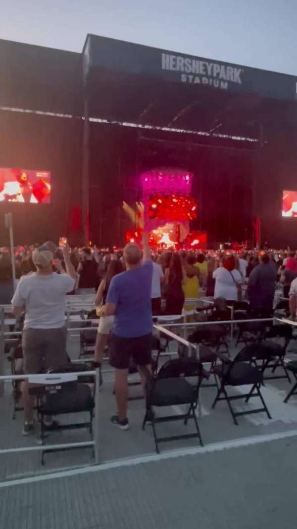 Hershey Park Stadium, section: E, row: 1, seat: 3