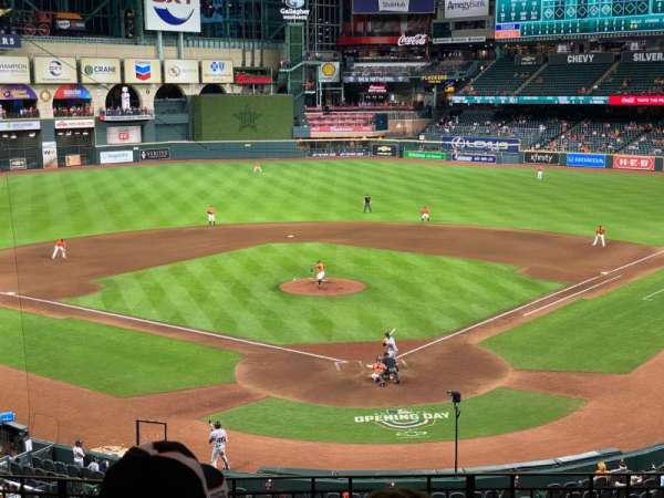 Daikin Park, section: 218, row: 6, seat: 11