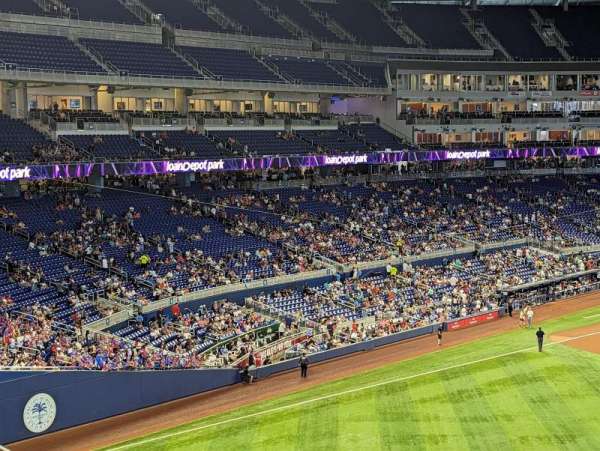 LoanDepot Park, section: 137, row: 5, seat: 20